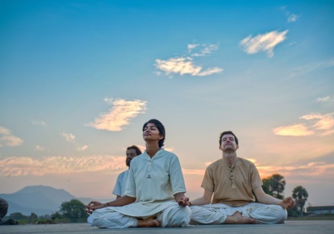 significance-of-proper-breathing-in-yoga-sadhyog-big-0