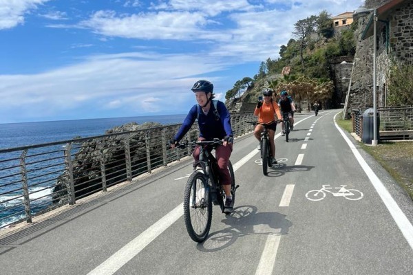 bike-tour-cinque-terre-big-0